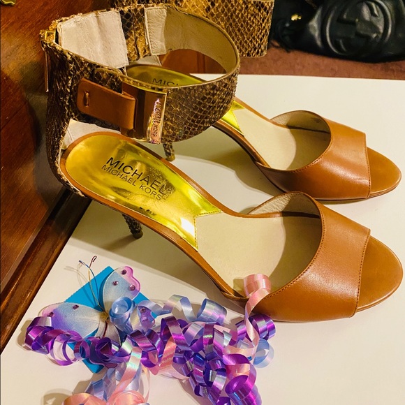 MK Leather and snakeskin look kitten heels 👠 - Picture 2 of 4